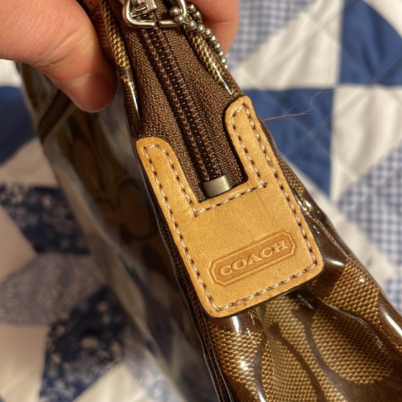 COACH Brown/Tan POUCH WITH ZIPPER CLOSURE SIGNATURE CC - Picture 3 of 11